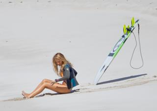 Blake Lively feet photo thumbnail