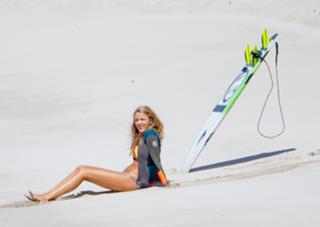 Blake Lively feet photo thumbnail