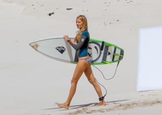 Blake Lively feet photo thumbnail