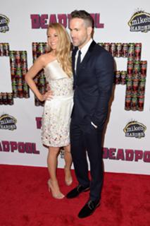 Blake Lively feet photo thumbnail