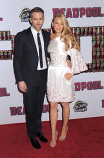 Blake Lively feet photo thumbnail