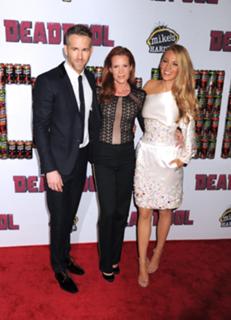 Blake Lively feet photo thumbnail