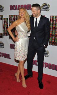 Blake Lively feet photo thumbnail