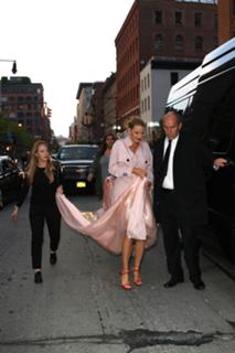 Blake Lively feet photo thumbnail