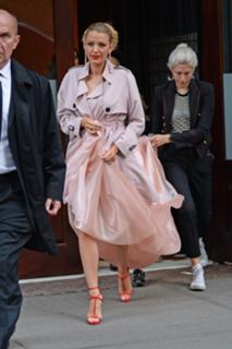 Blake Lively feet photo thumbnail