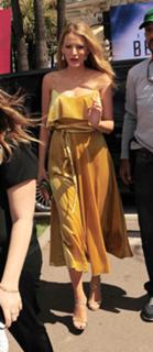 Blake Lively feet photo thumbnail