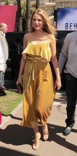 Blake Lively feet photo thumbnail