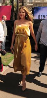 Blake Lively feet photo thumbnail