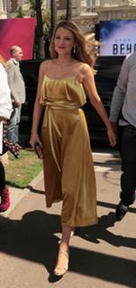 Blake Lively feet photo thumbnail