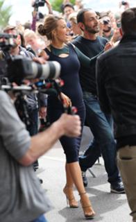 Blake Lively feet photo thumbnail