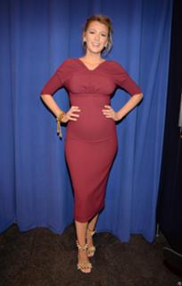 Blake Lively feet photo thumbnail