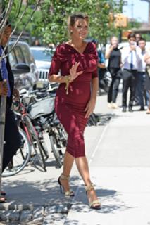 Blake Lively feet photo thumbnail