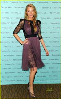 Blake Lively feet photo thumbnail