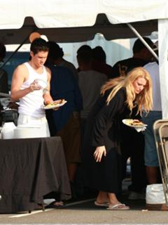 Blake Lively feet photo thumbnail