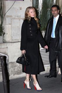 Blake Lively feet photo thumbnail