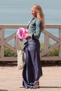 Blake Lively feet photo thumbnail