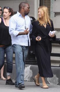 Blake Lively feet photo thumbnail