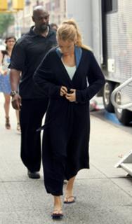 Blake Lively feet photo thumbnail