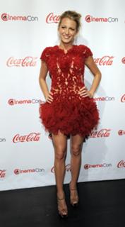 Blake Lively feet photo thumbnail