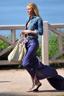 Blake Lively feet photo thumbnail