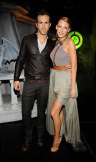 Blake Lively feet photo thumbnail