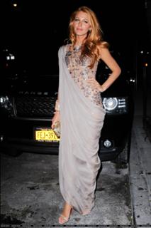 Blake Lively feet photo thumbnail