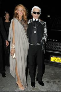 Blake Lively feet photo thumbnail