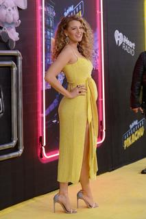 Blake Lively feet photo thumbnail