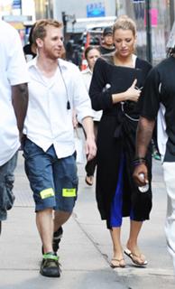 Blake Lively feet photo thumbnail