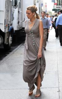 Blake Lively feet photo thumbnail