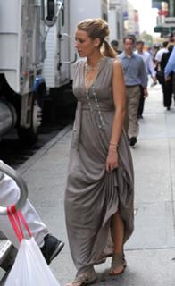 Blake Lively feet photo thumbnail