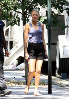 Blake Lively feet photo thumbnail