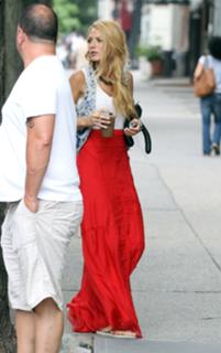 Blake Lively feet photo thumbnail