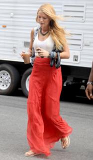 Blake Lively feet photo thumbnail