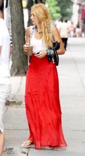 Blake Lively feet photo thumbnail