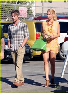 Blake Lively feet photo thumbnail