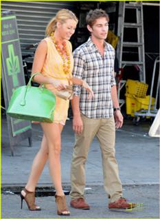 Blake Lively feet photo thumbnail