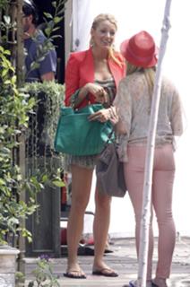 Blake Lively feet photo thumbnail