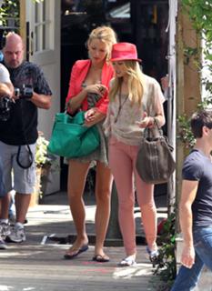 Blake Lively feet photo thumbnail