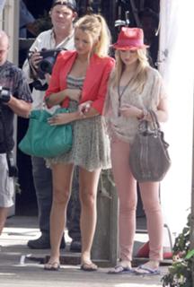 Blake Lively feet photo thumbnail