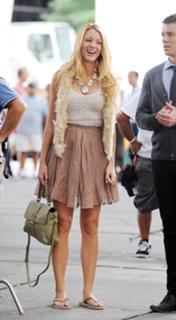 Blake Lively feet photo thumbnail