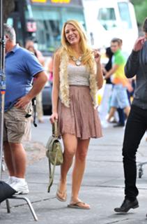 Blake Lively feet photo thumbnail