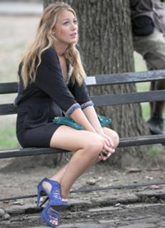 Blake Lively feet photo thumbnail