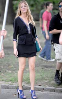 Blake Lively feet photo thumbnail