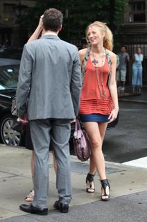 Blake Lively feet photo thumbnail