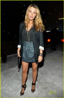 Blake Lively feet photo thumbnail