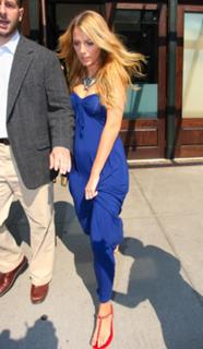 Blake Lively feet photo thumbnail