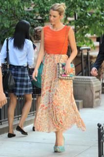 Blake Lively feet photo thumbnail