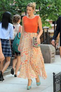 Blake Lively feet photo thumbnail