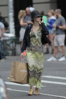 Blake Lively feet photo thumbnail